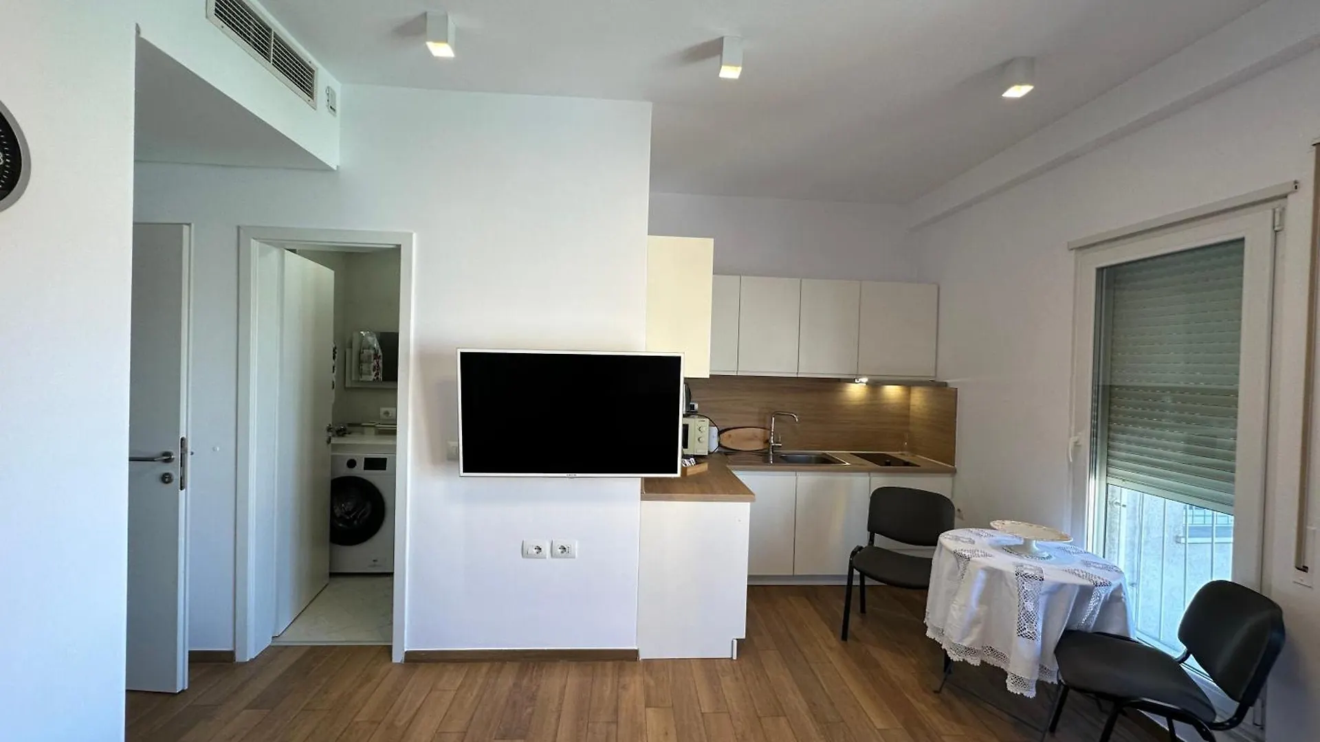 Tirana Downtown Apartments 0*,  Albânia