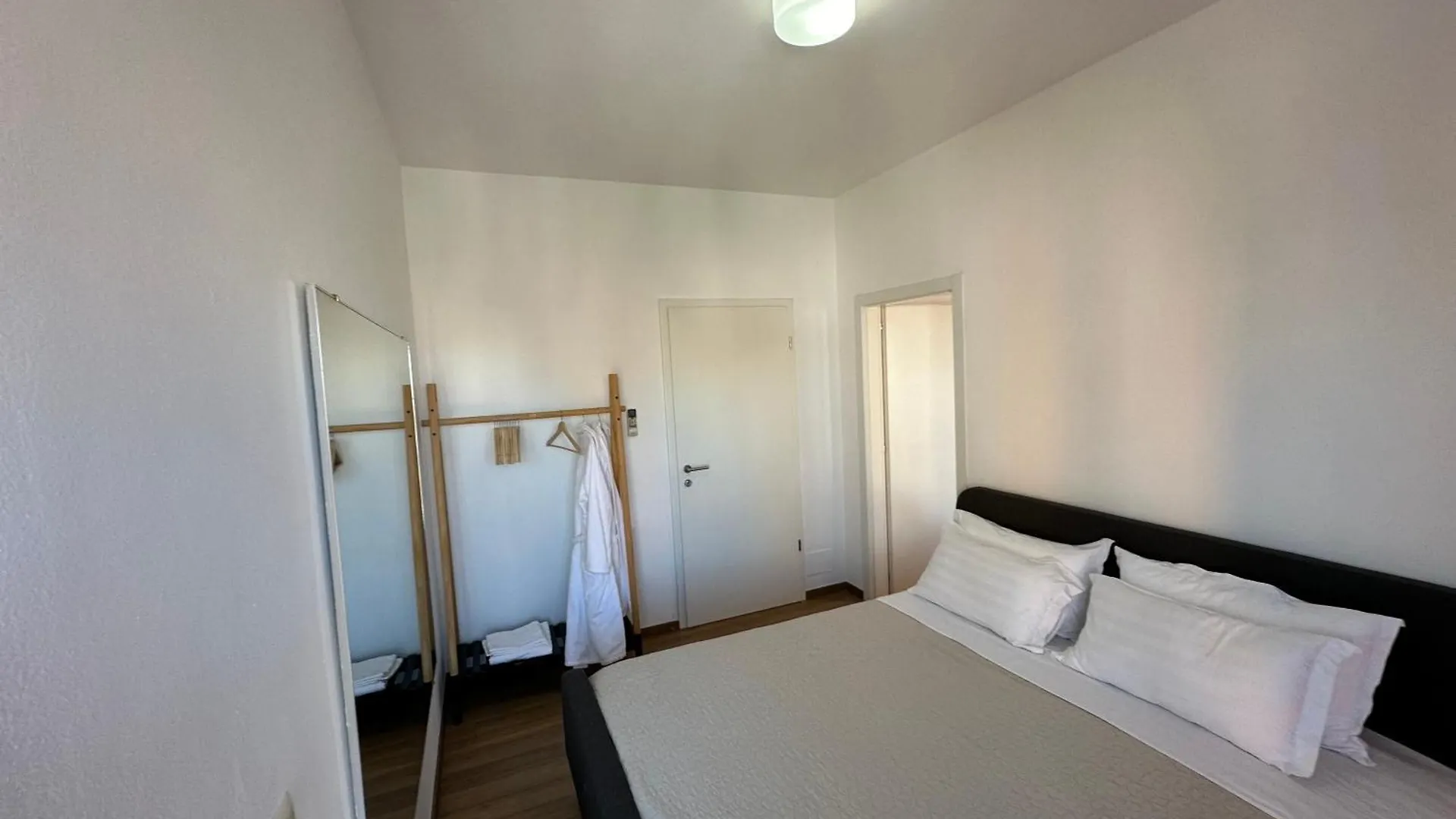 Tirana Downtown Apartments 0*,  Albânia