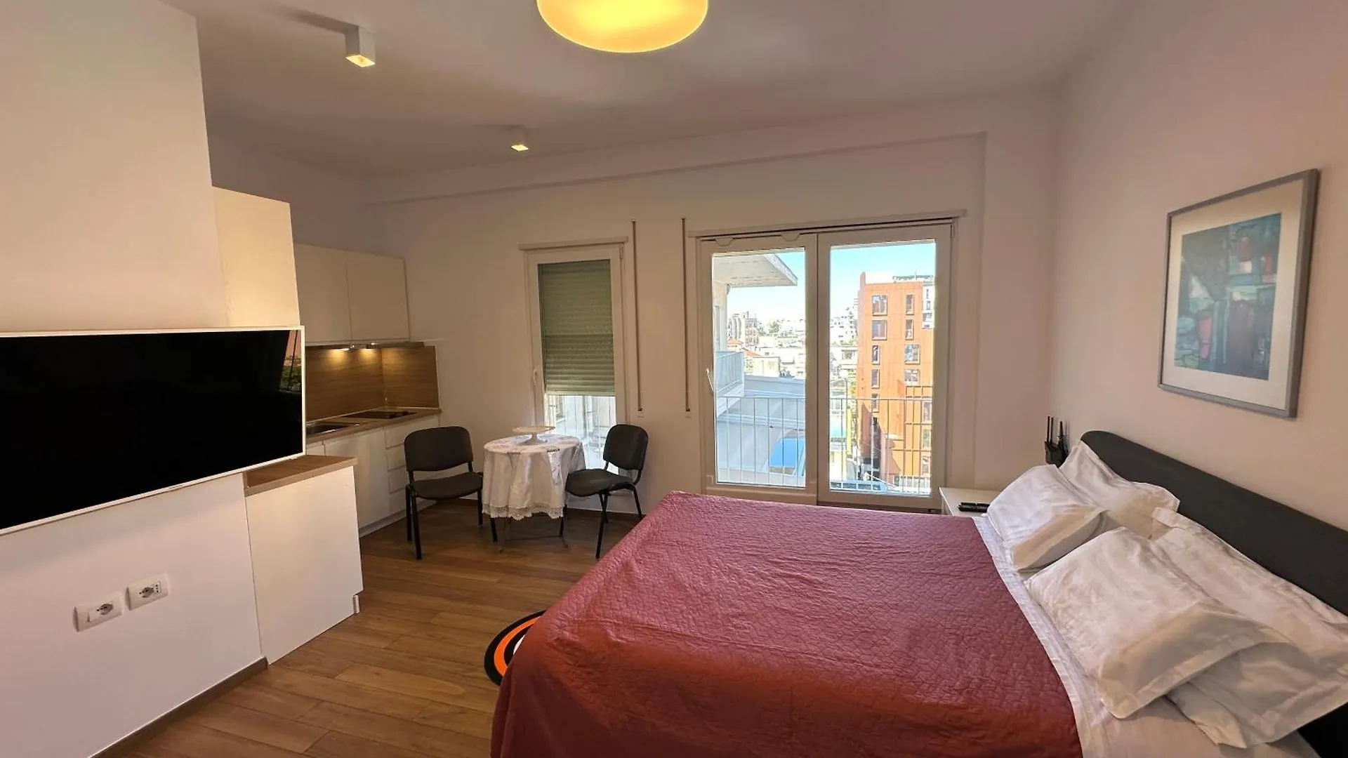 Tirana Downtown Apartments 0*,