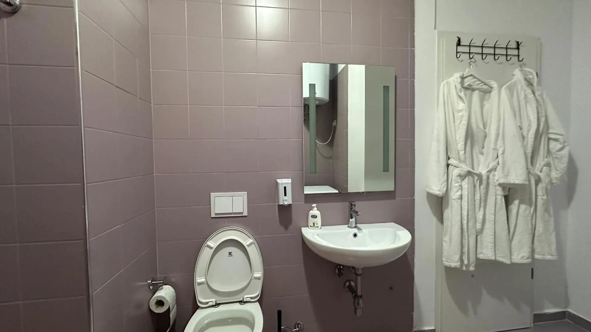 Tirana Downtown Apartments 0*,  Albânia